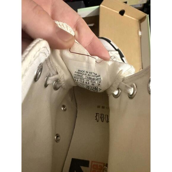 Off white converse sz 9.5 - Picture 7 of 7